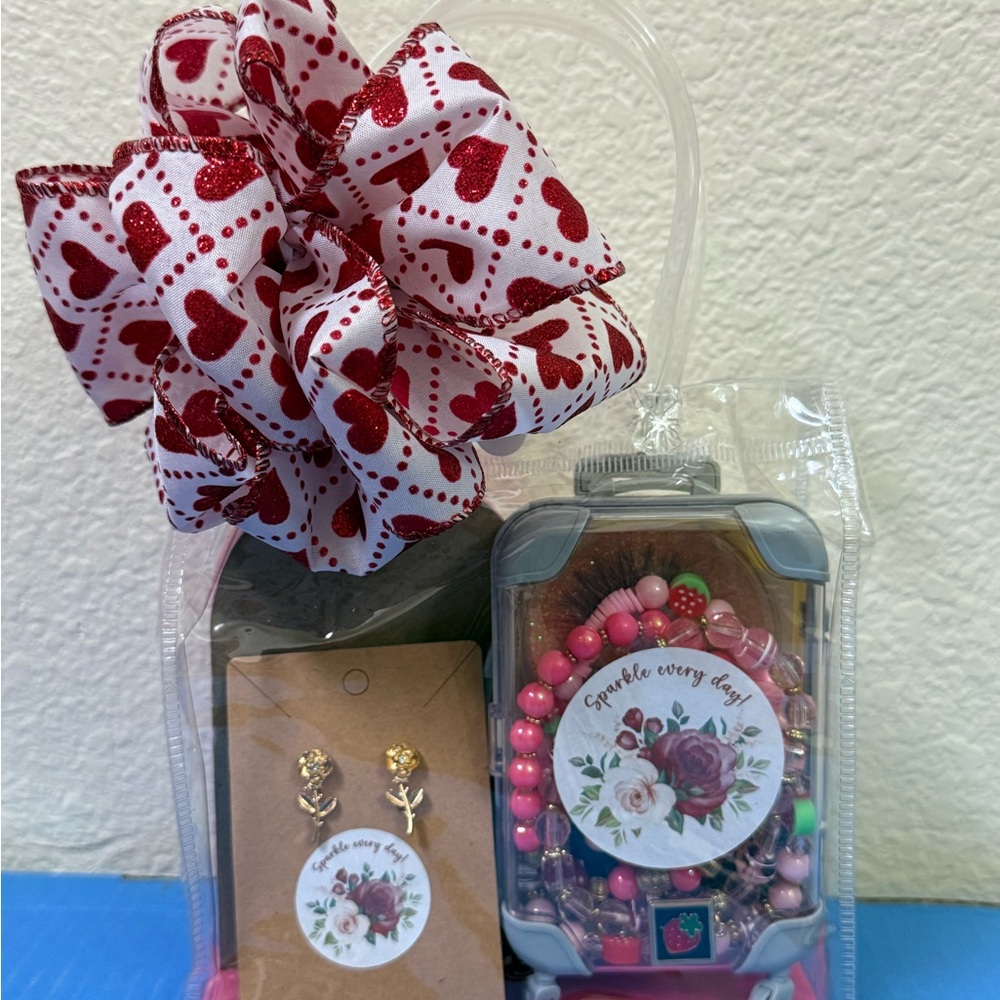 Sparkle Every Day Gift Bundle with Mini Suitcase, Bracelets, Earrings, Lashes